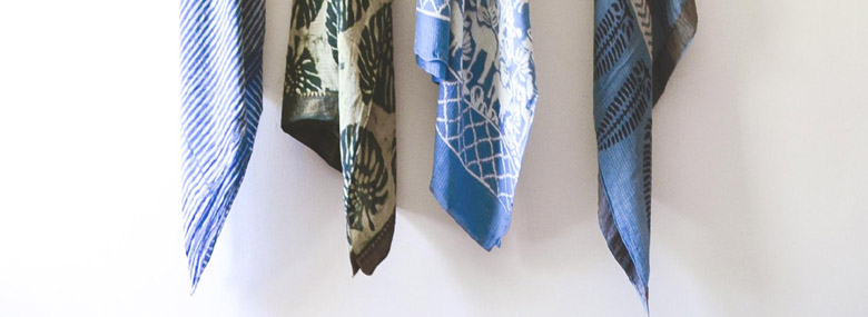 Indio – blue-white summer scarves 