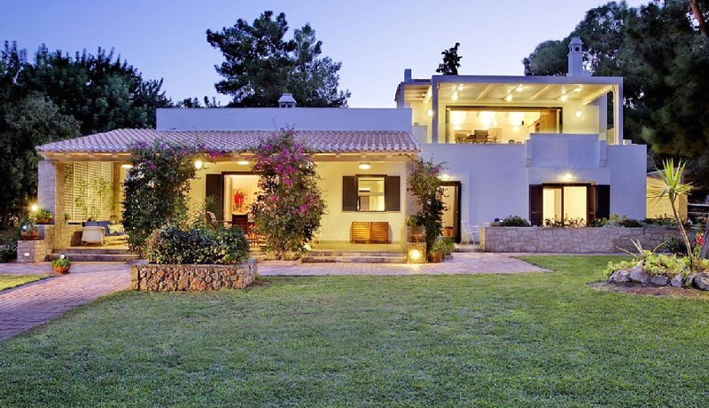 luxury-villa-for-rent-agioi-theodoroi-peloponnese-greece-06-800x460